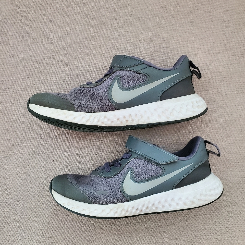 Nike Kids Gray and White Sneakers